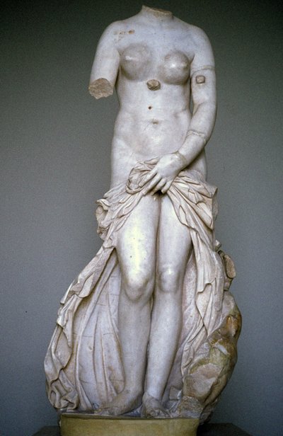 Venüs Laudolina veya anadyomene. heykel, Syracuse Müzesi, Sicilya, İtalya. by Roman