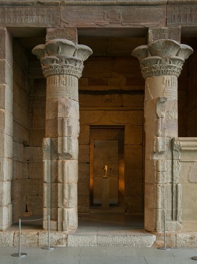 Dendur Tapınağı, yaklaşık MÖ 10 (eolian kumtaşı) by Roman Period Egyptian