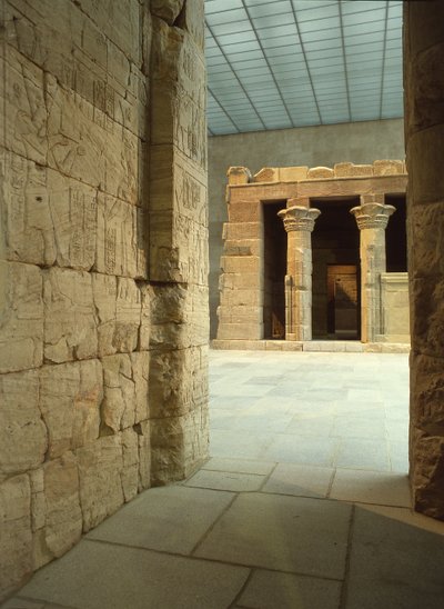 Dendur Tapınağı, yaklaşık MÖ 10 (eolian kumtaşı) by Roman Period Egyptian