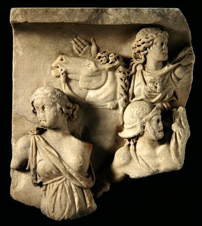Yüksek kabartma heykel parçası by Roman Roman