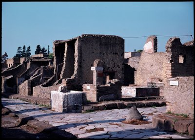 Cardo V ve alt decumanum arasındaki kavşak, MÖ 5. yüzyıl - MS 1. yüzyıl by Roman Roman