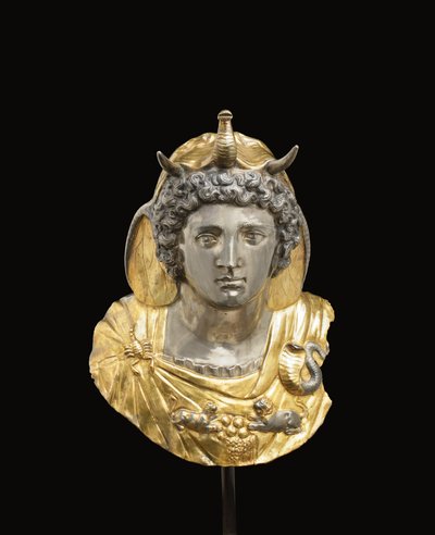 Kleopatra Selene Amblemi, c. MÖ geç 1. yüzyıl-MS erken 1. yüzyıl (parsel yaldızlı ve gümüş) by Roman Roman