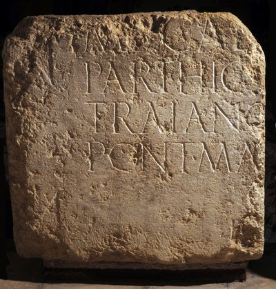 Daha büyük bir Hadrian yazıtının parçası, MS 2. yüzyıl (taş) by Roman Roman