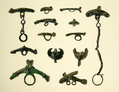 Phalloi muskaları (bronz) by Roman Roman