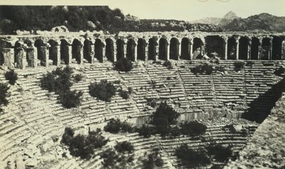 Roma Amfitiyatrosu (s/b fotoğraf) by Roman Roman
