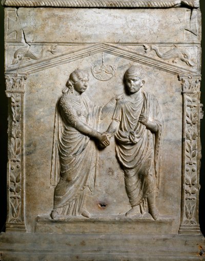 Roma sanatı: cenaze sunağı bir düğün sahnesini süslüyor (Junctio dextrarum). Düşük kabartma. Roma, Museo Nazionale Romano by Roman Roman