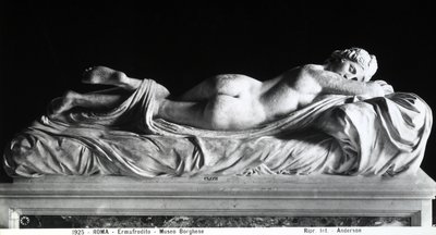 Uyuyan hermafrodit (mermer) (s/b fotoğraf) by Roman Roman