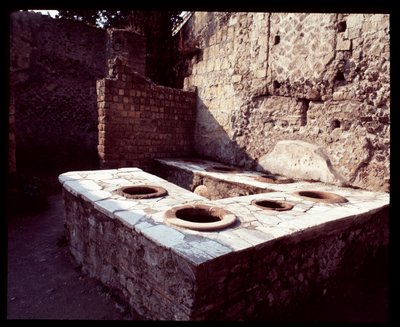 Thermopolium mermer tezgah, MÖ 5. yy - MS 1. yy by Roman Roman