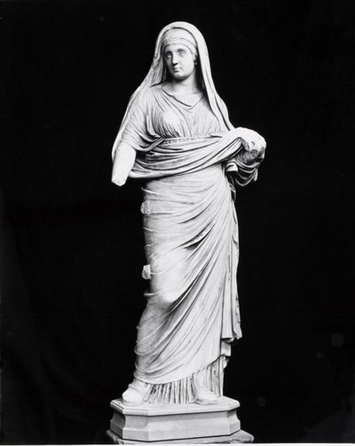 Vestal Virgin (mermer) (s/b fotoğraf) by Roman Roman