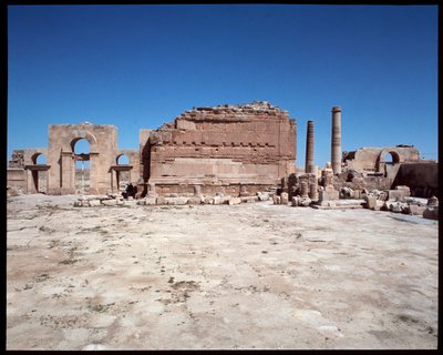Roma tapınağının görünümü by Roman Roman