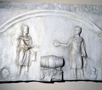 Roma döneminde şarap tüccarı işareti. Ostia Müzesi (Ostia) by Roman Roman