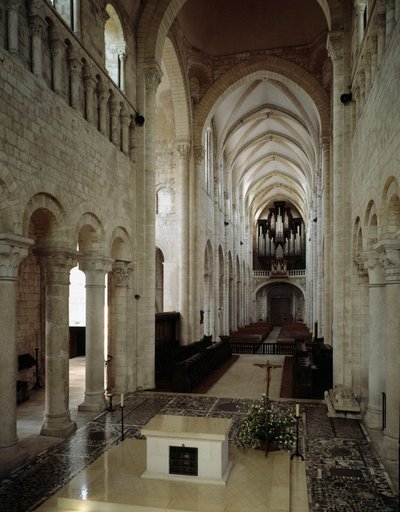 Romanesk sanat: 11. ve 13. yüzyıllar arasında inşa edilen Saint Benoit sur Loire (Loiret) Bazilikası