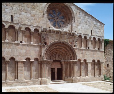 St Dominic kilisesinin görünümü by Romanesque
