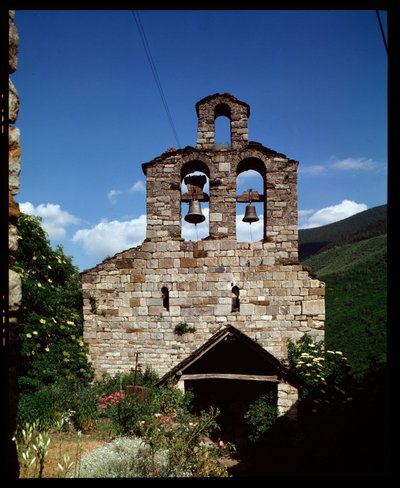 Kilisenin görünümü (fotoğraf) by Romanesque