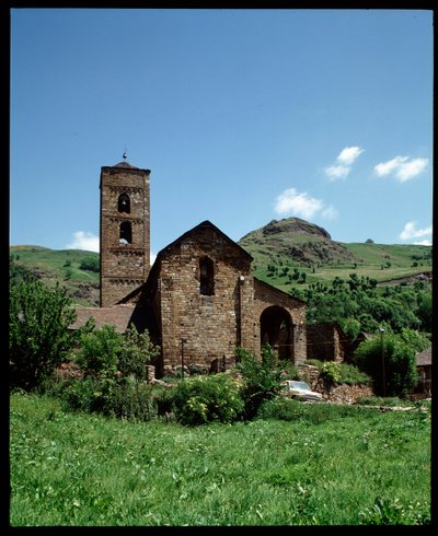 Kilisenin görünümü (fotoğraf) by Romanesque