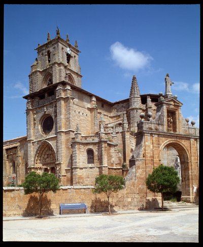 Santa Maria la Real a Sasamon kilisesinin görünümü by Romanesque