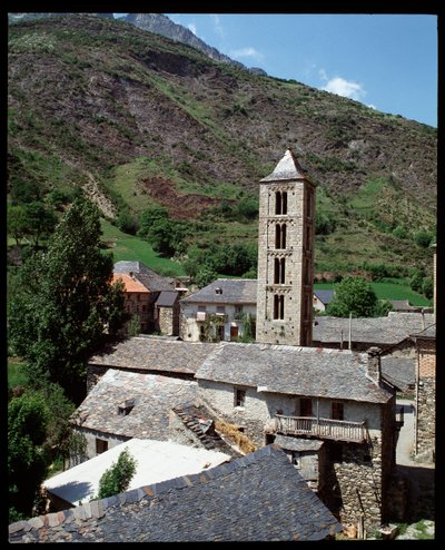 çan kulesi ile kilisenin Görüntüle by Romanesque