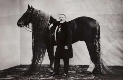 Rus sirk sanatçısı Akim Nikitin atıyla by Russian Photographer