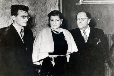 Besteci Dmitri Dmitriyevich Shostakovich, şarkıcı Maria Maksakova ve yazar Aleksei Nikolayevich Tolstoy by Russian Photographer