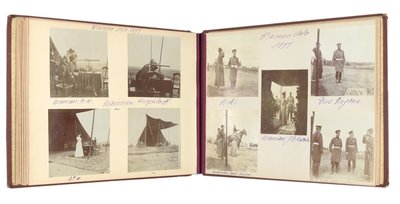 Rus İmparatorluk Ailesi, bir fotoğraf albümünden sayfa, c.1897-99 (s/b fotoğraf) (ayrıca bkz. 487673-80) by Russian Photographer