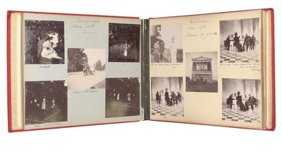Rus İmparatorluk Ailesi, bir fotoğraf albümünden sayfa, c.1897-99 (s/b fotoğraf) (ayrıca bkz. 487673-80) by Russian Photographer