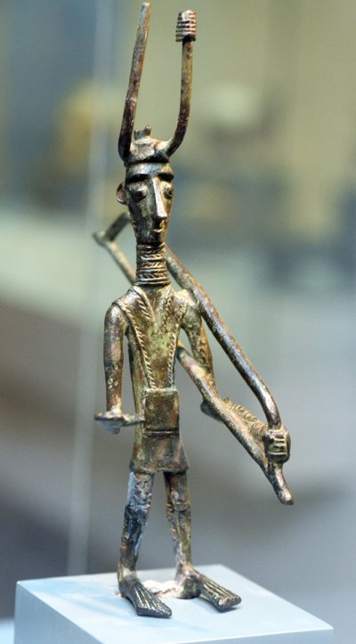 Bir savaşçının bronz heykelciği, MÖ 1800-1200 dolayları (bronz) by Sardinia Nuragic Civilization
