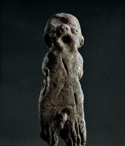 Nuragic kültürü (nuraghi) Sardunya: Abini tapınağından adak pişmiş toprak heykelciği. Prenurajik dönemden (MÖ 25.-18. yy) Eneolitik. Cagliari, Museo Nazionale Archeologico, Sardinya, İtalya by Sardinia Nuragic Civilization