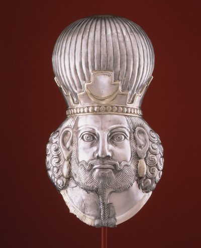 Bir kralın başı, c.4. yüzyıl (gümüş, cıva yaldız) by Sasanian School