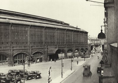 Berlin: Bahnhof Friedrichstrasse; İstasyon Friedrichstrasse (s/b fotoğraf) by Sasha Stone