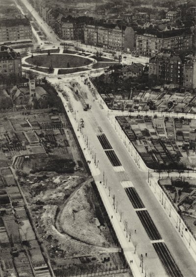 Berlin: Reichsstrasse, Reichskanzlerplatz (s/b fotoğraf) by Sasha Stone