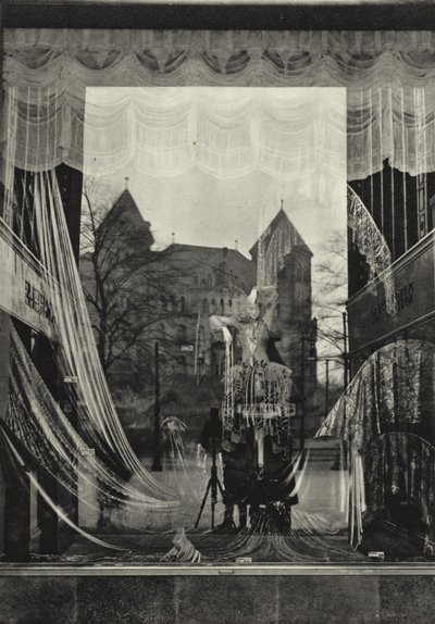 Berlin: Michel'in vitrini; Vitrin (s/b fotoğraf) by Sasha Stone