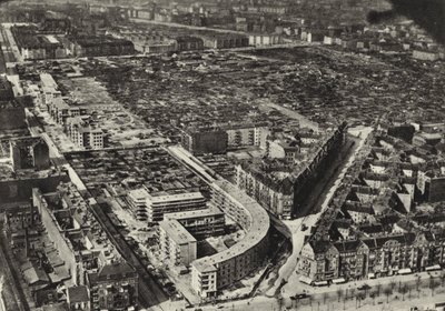 Berlin: Schonlankerstrasse, konut binaları; Konut Evleri (s/b fotoğraf) by Sasha Stone