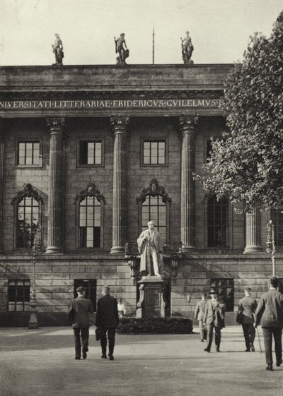 Berlin: Üniversite; Üniversite (s / b fotoğraf) by Sasha Stone