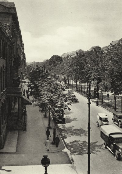 Berlin: Unter den Linden (s/b fotoğraf) by Sasha Stone