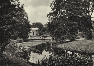 Charlottenhof ve Potsdam; Potsdam yakınlarındaki Charlottenhof (s/b fotoğraf) by Sasha Stone
