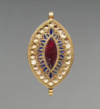 Badem Şeklinde Kolye, 400-600 (altın, lapis lazuli, granat ve cam) by School Byzantine