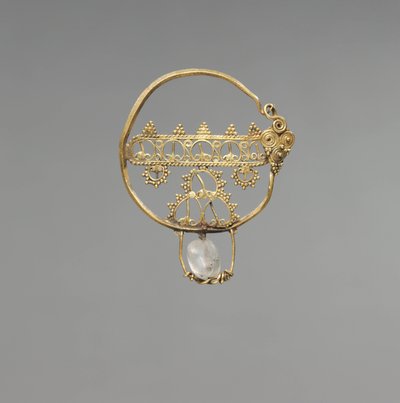 Ajurlu küpe, Erken Bizans Dönemi, 600-800 (kaya kristal boncuklu altın) by School Byzantine