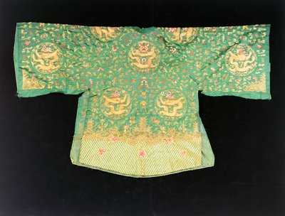 Zeytin yeşili satenden bir Çin ejderha cübbesi (saten) by School Chinese