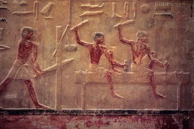 Antik Mısır, Duvar oyma/boyama, Mastaba/Ti Mezarı, Saqqara, 5. Hanedan, Marangozların kesme ve çekiçleme, Kiriş şekillendirme (fotoğraf) by School Egyptian