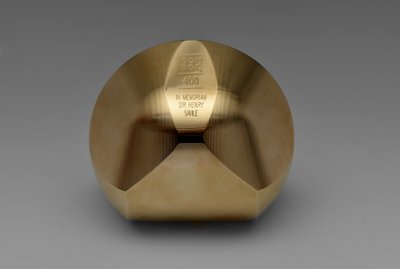 Sphere 400, 2019 (bronz) by School Hungarian