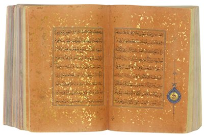 Bir Timurlu veya Aqquyunlu Kuran, İran (Çin kağıdında altın, mürekkep ve renkli pigmentler) by School Iranian