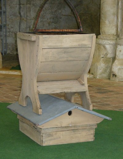 Arı kovanı (ahşap) by School Italian