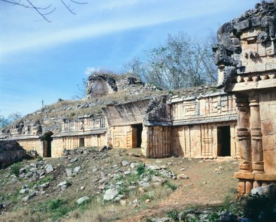 Labna Sarayı, Puuc tarzı bina, Yucatan (Meksika). Maya Uygarlığı. 4-10. Yüzyıl. by R. and Smith Simkin