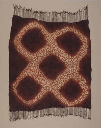 Kadın başörtüsü ("taritat veya tarredat"), 19. yüzyılın sonları (yün; düz dokuma, dirençli boyalı ve boyalı) by School Moroccan