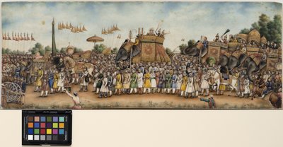 Ekber Şah II, devasa bir tören alayı içinde bir file biniyor, c.1835 (opak suluboya ve fildişi üzerine altın rengi) by School Mughal