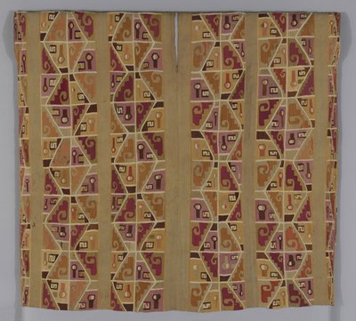 Tunik, 600-800 (pamuk ve yün (camelid), tek geçmeli goblen dokuma; sürfile dikişlerde boyun ve kol ağızları yün (camelid) ile tamamlanmıştır; yama dikişlerinde yünle (camelid) birleştirilmiş dikişler) by School Peruvian