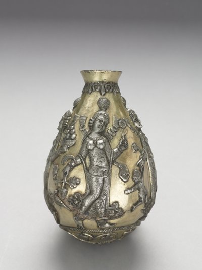Anahita Damarı, 300-500 (döküm, yükseltilmiş, tekrar tekrar, kovalanmış ve yaldızlı gümüş) by School Sasanian