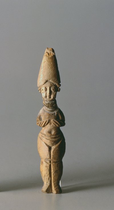 Susa, İran, MS 4-6. yüzyıla ait uzun şapkalı heykelcik (kemik) by School Sasanian