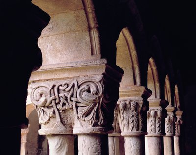 Manastırlardaki başkentlerin detayı (fotoğraf) by School Spanish