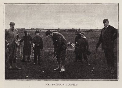 İngiliz Muhafazakar politikacı Arthur Balfour golf oynuyor (s/b fotoğraf) by Scottish Photographer